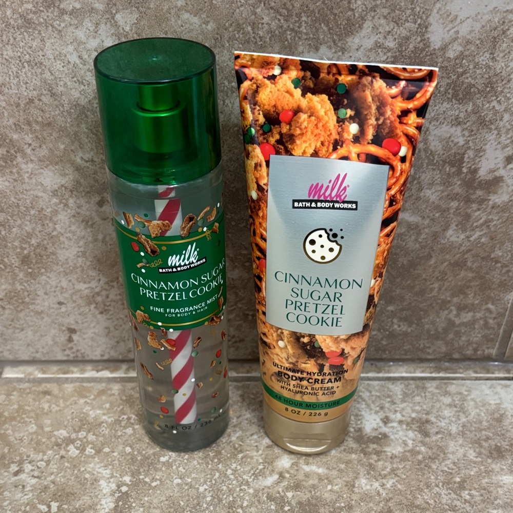 Bath & Body Works Cinnamon Sugar Pretzel Cookie Set - Green and Brown